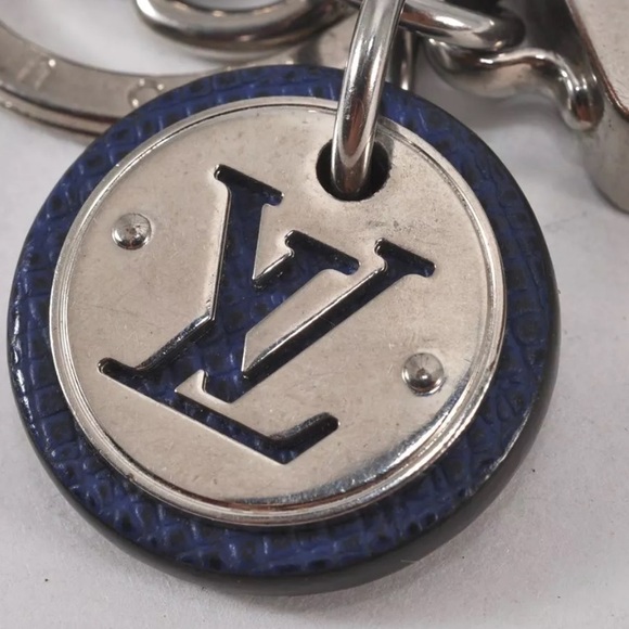 Auth Louis Vuitton Taiga Rama Porte Cles Neo LV Clue Bag Charm blue initials MH - Picture 6 of 13